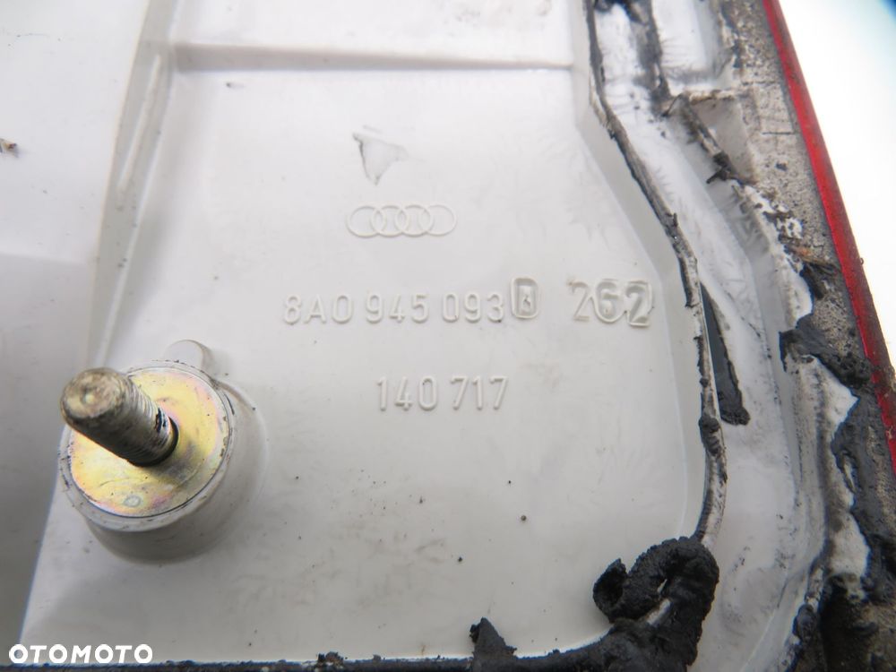 LAMPA LEWA TYLNA KLAPA AUDI 80 B4 8A0945093 - 2