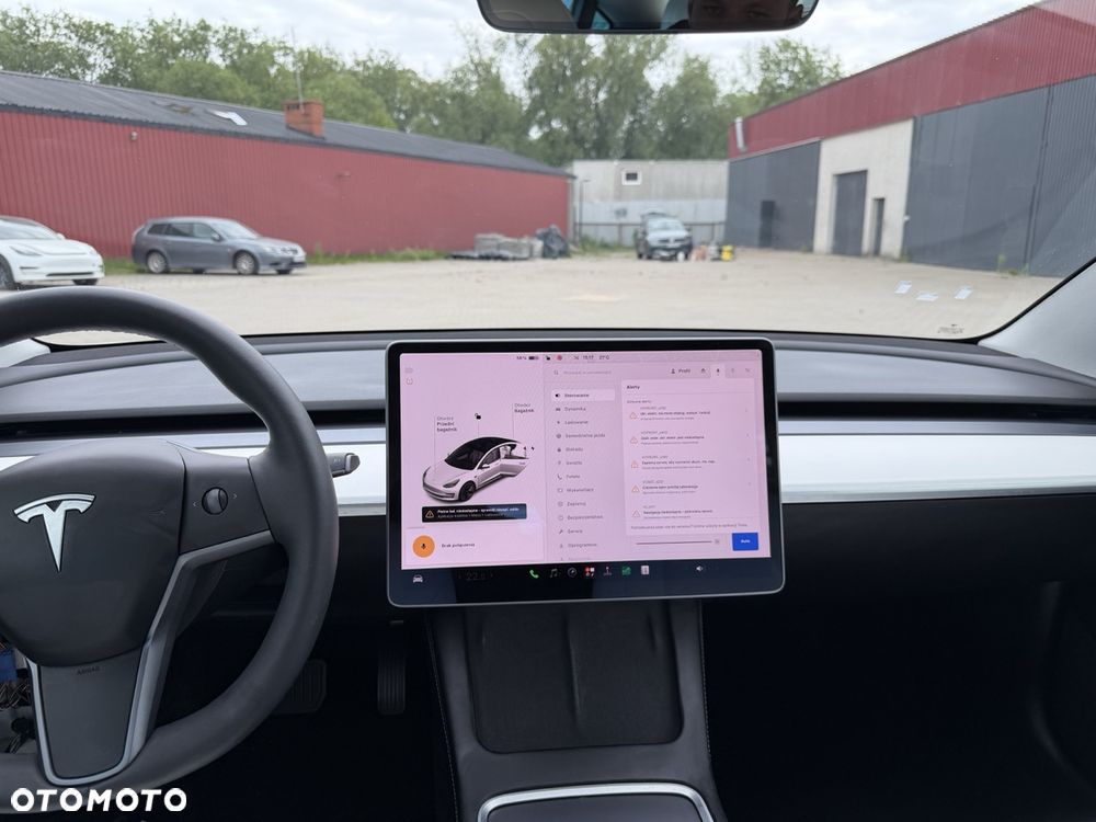Tesla Model 3 - 12