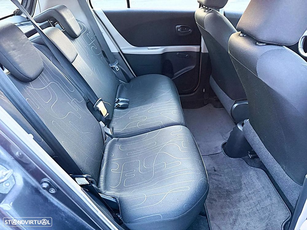 Toyota Yaris 1.0 VVT-i AC Manual - 11