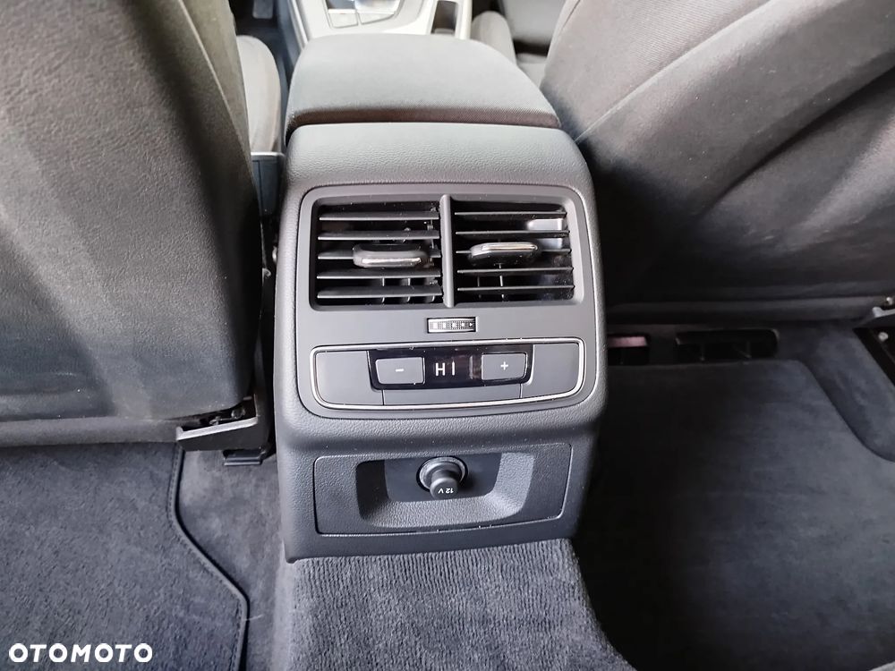Audi A4 Limousine 35 TFSI mHEV Advanced S tronic - 23