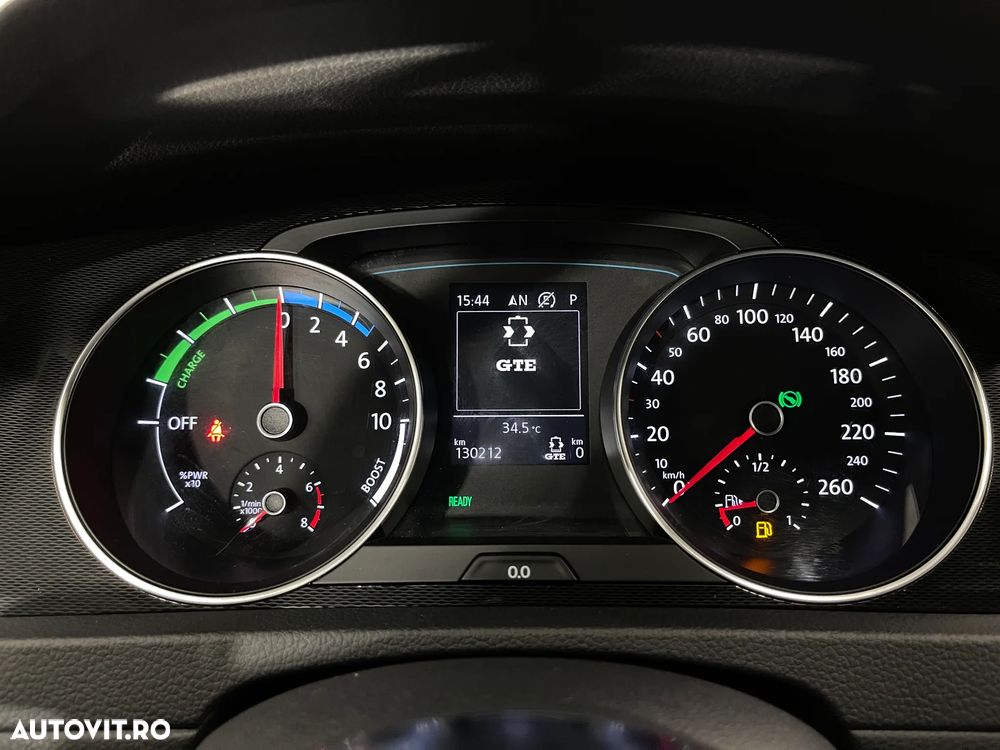 Volkswagen Golf - 26