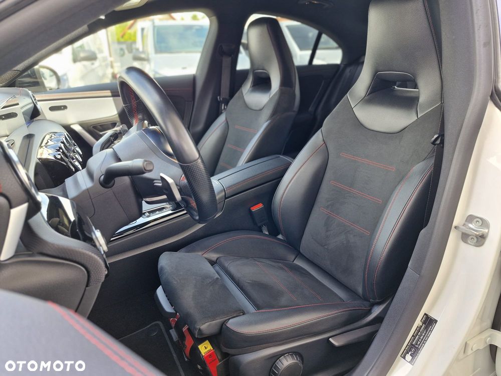 Mercedes-Benz CLA 200 AMG Line 7G-DCT - 14