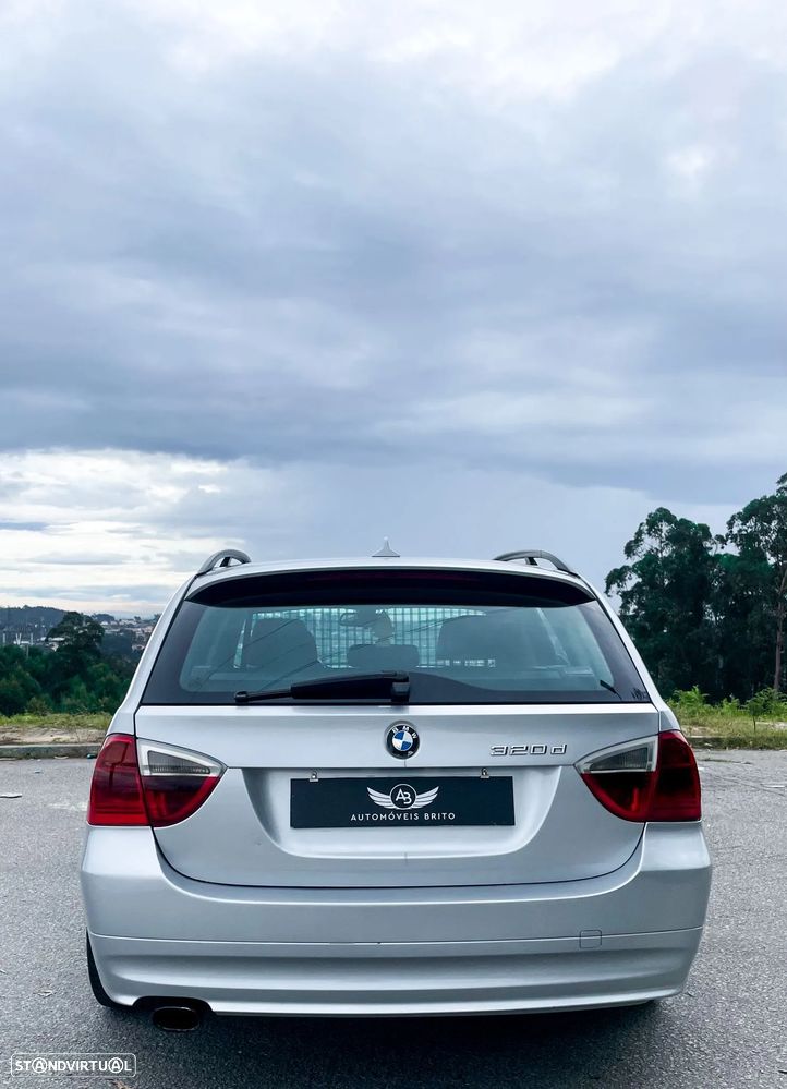 BMW 320 dA Touring - 4