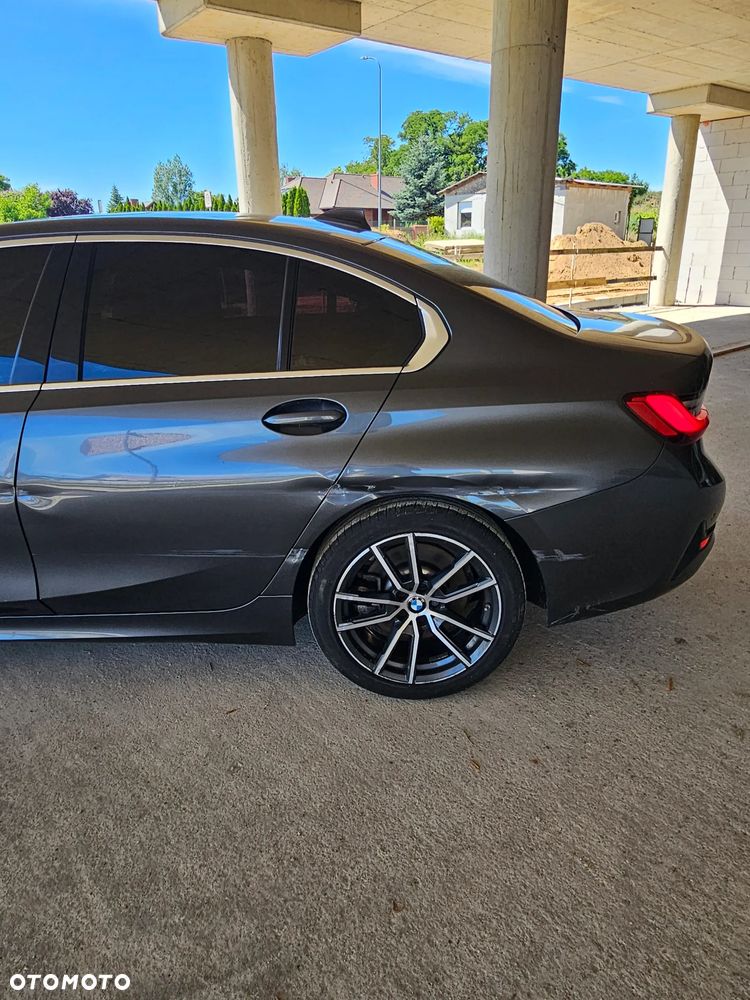 BMW Seria 3 330i xDrive Sport Line - 7