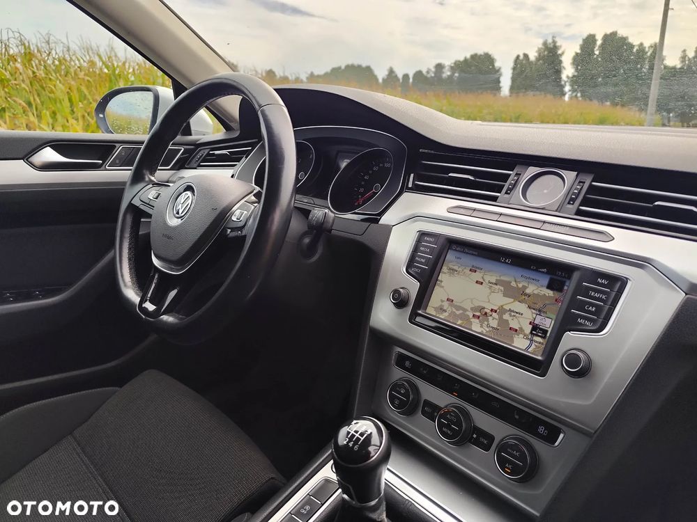 Volkswagen Passat 2.0 TDI (BlueMotion Technology) Comfortline - 14