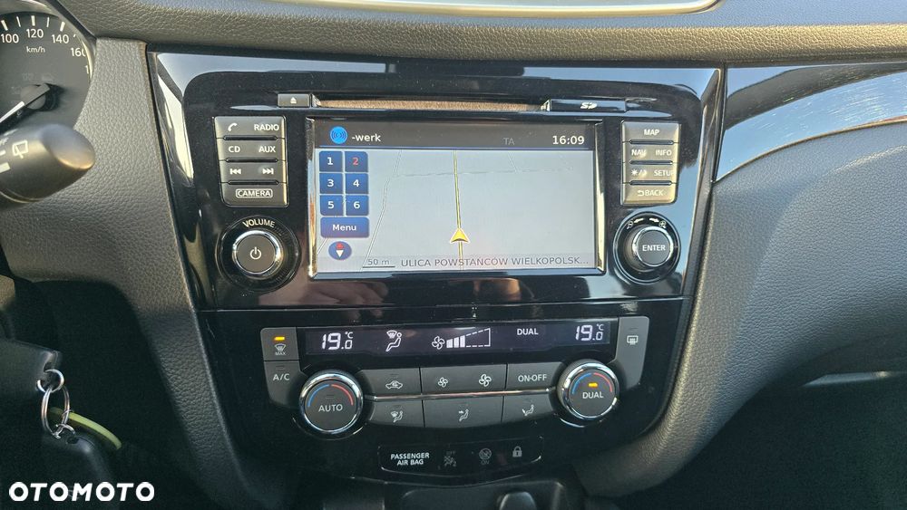 Nissan Qashqai 1.6 dCi Xtronic TEKNA+ - 29