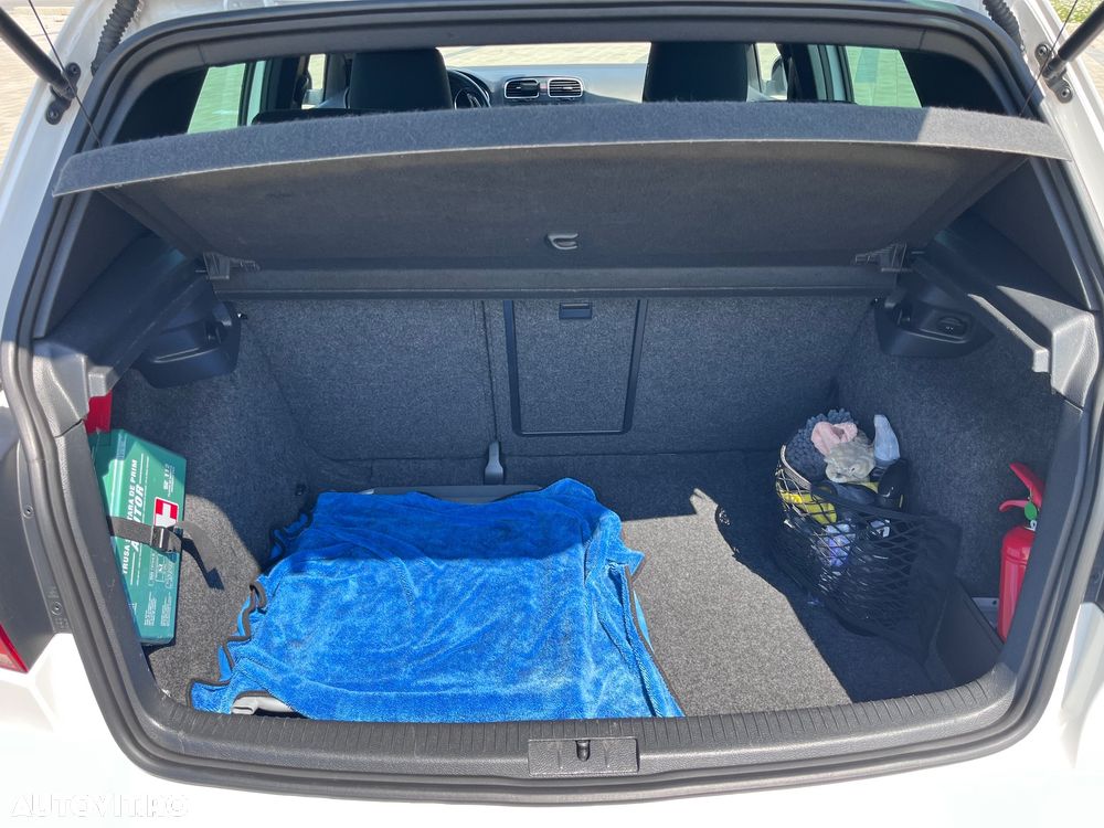 Volkswagen Golf - 6