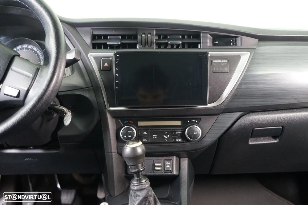 Toyota Auris 1.4 D-4D Comfort - 23