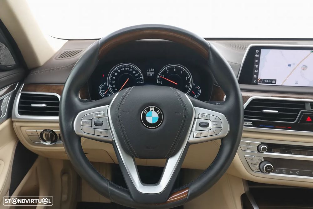 BMW 740 e iPerformance Pack M - 14