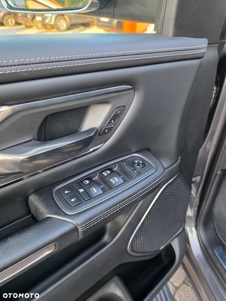 RAM 1500 Crew Cab Shortbed Limited - 27