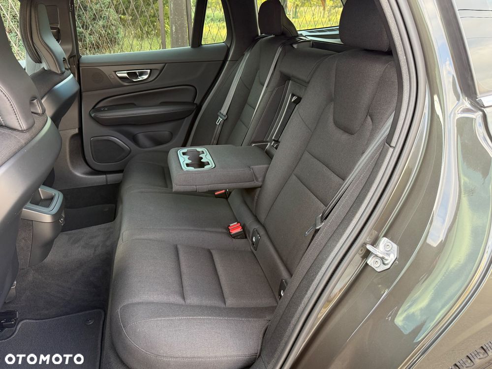 Volvo V60 B4 D Core - 31