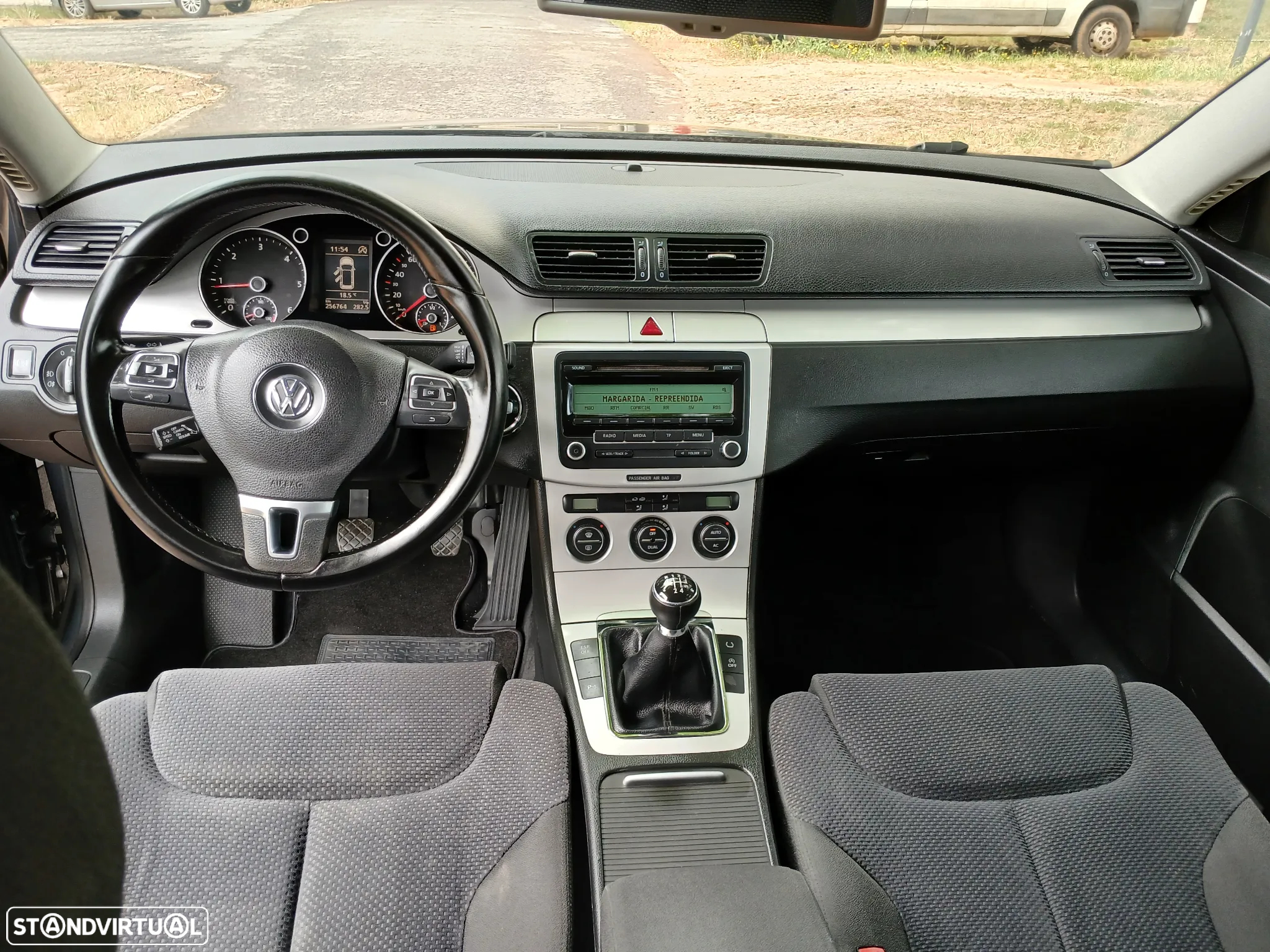 VW Passat Variant 1.6 TDI Confortline BlueMotion - 13