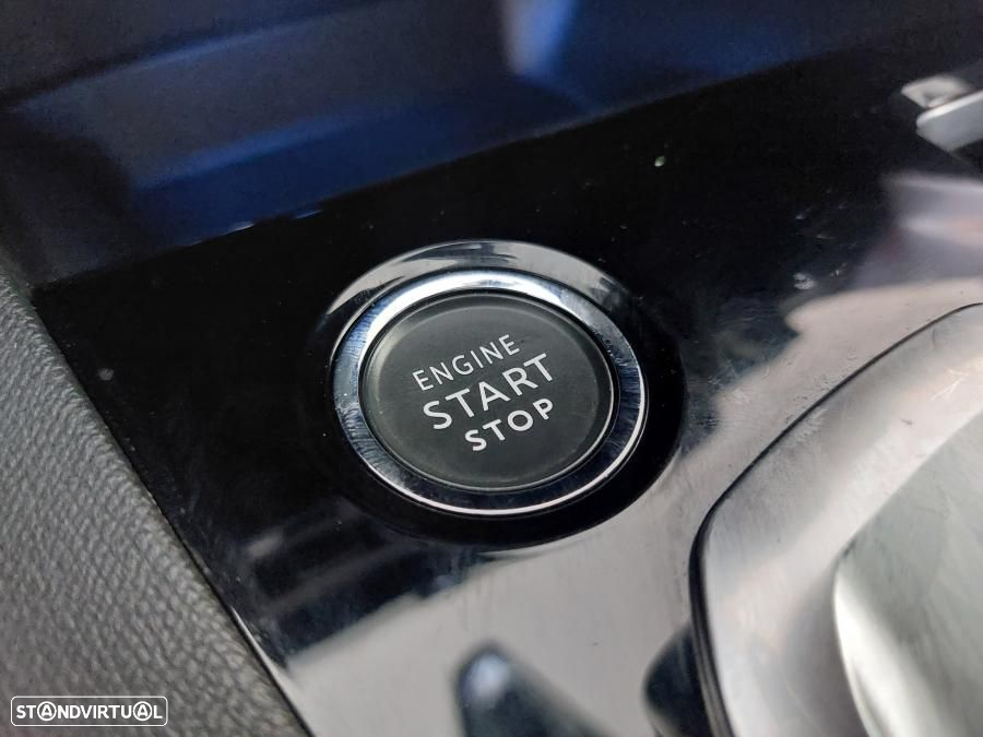 Peugeot 5008 1.2 PureTech Allure EAT8 - 36