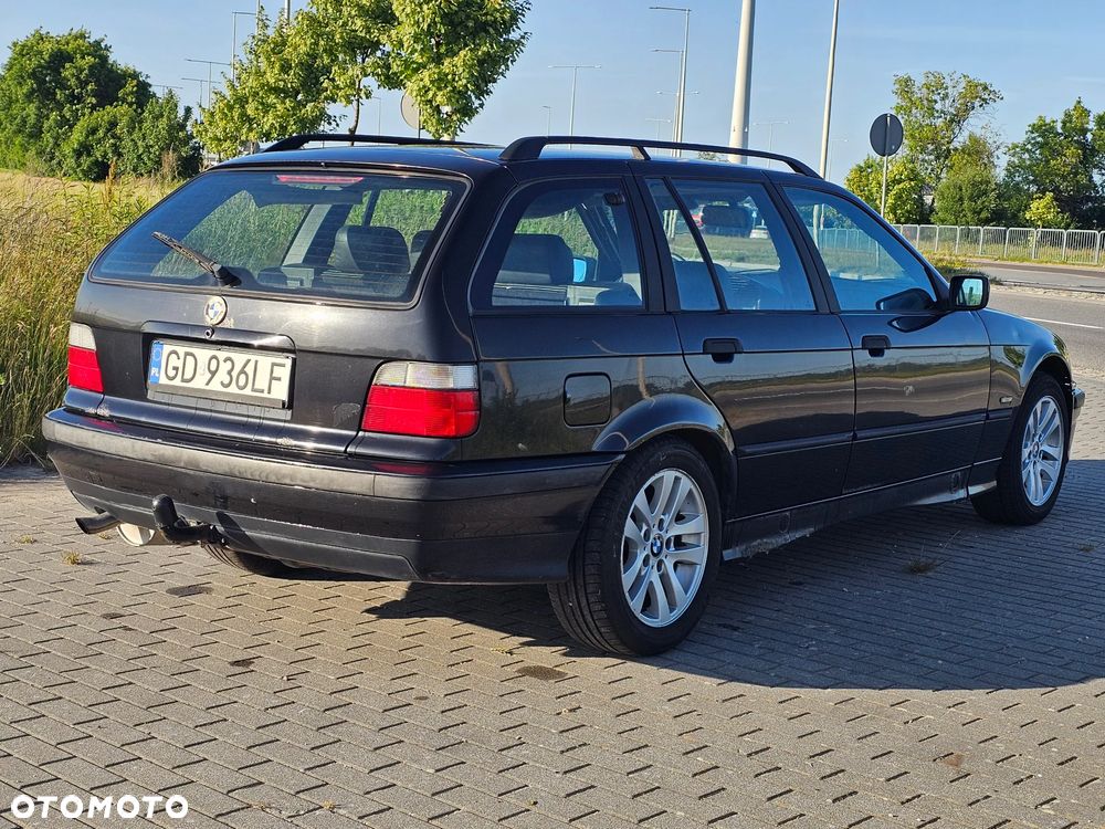 BMW Seria 3 316i - 4