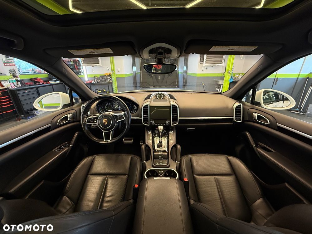 Porsche Cayenne S E-Hybrid - 25