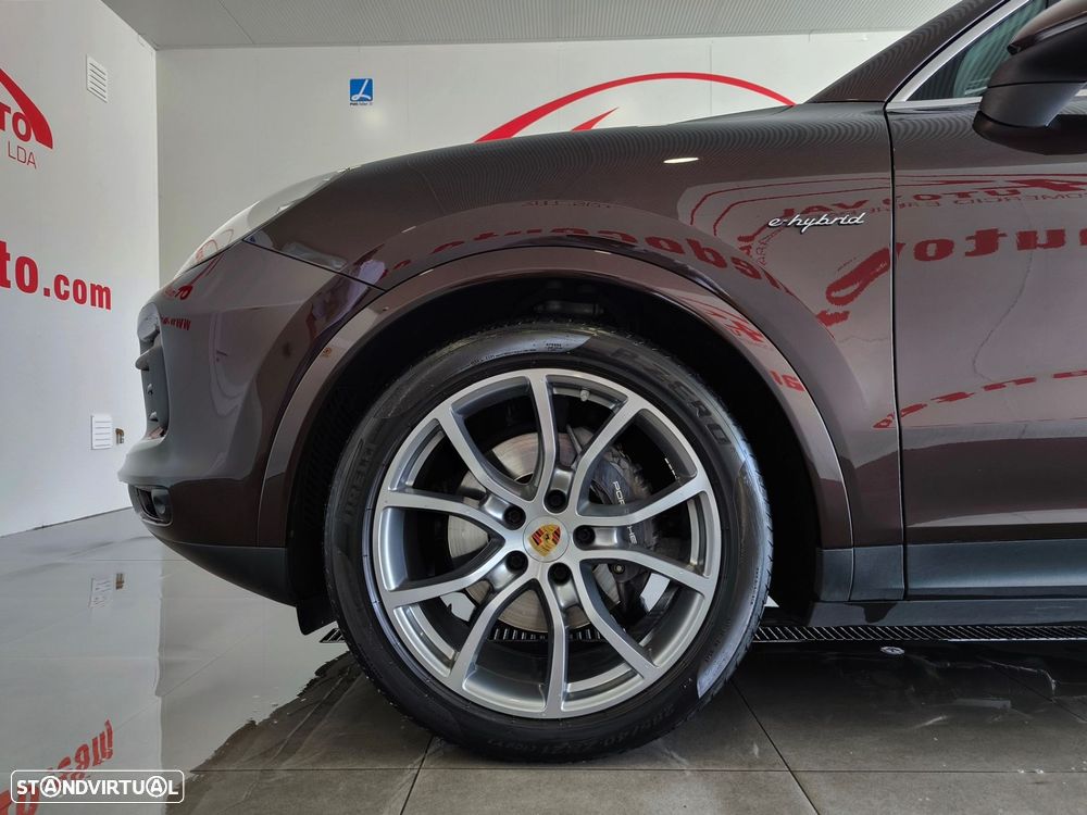 Porsche Cayenne - 31