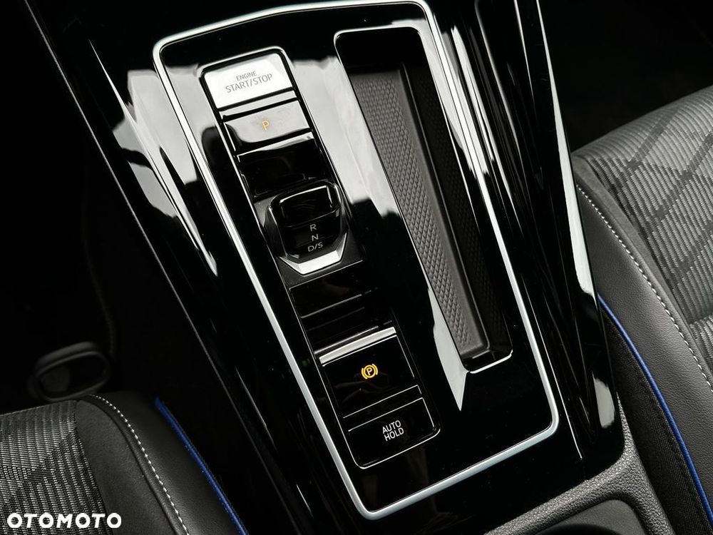 Volkswagen Golf 1.5 eTSI OPF DSG R-Line - 23