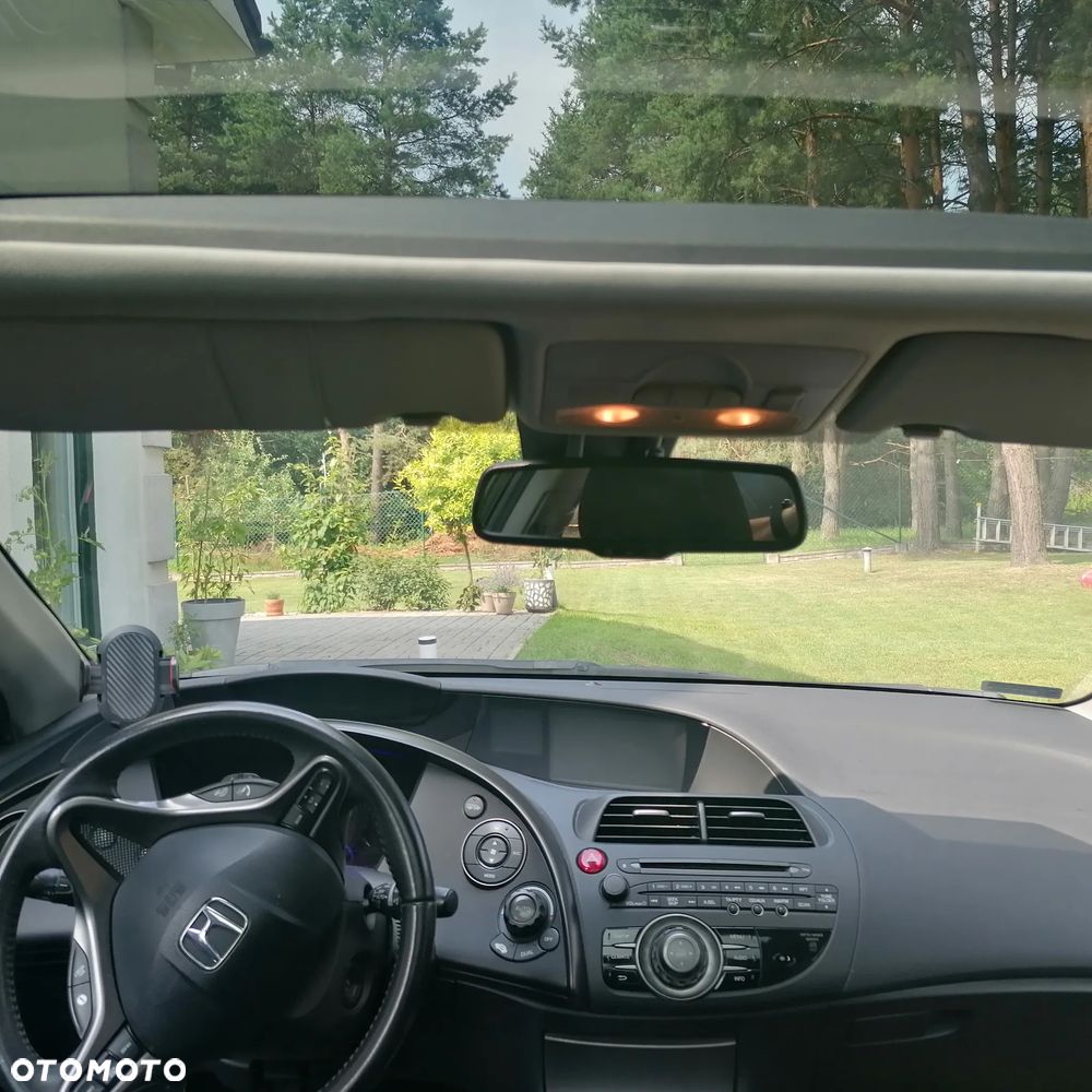 Honda Civic 1.8 Executive NAVI - 3