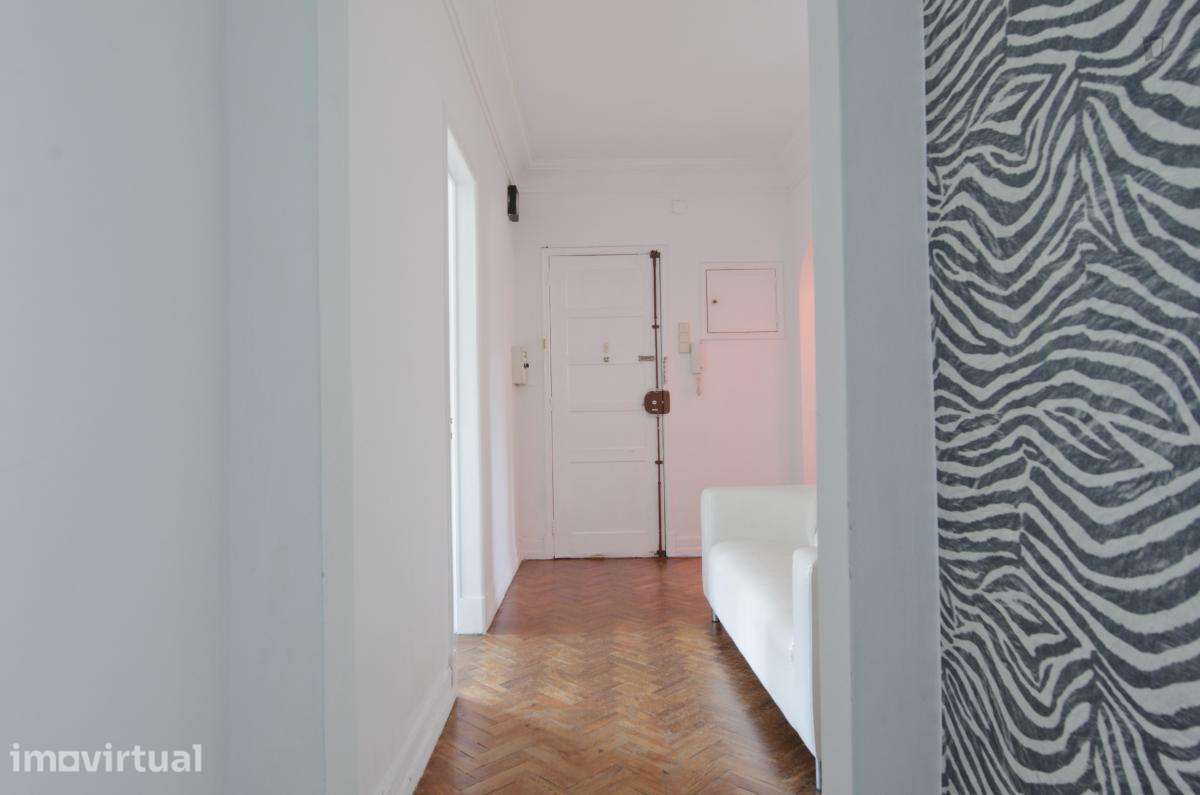 Quarto - localizado em Roma-Areeiro Lisbon - Grande imagem: 5/21