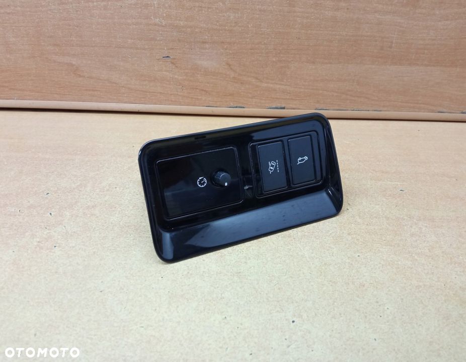 PRZYCISK ASYSTENTA JAGUAR F-PACE HK83-11654-DB - 1