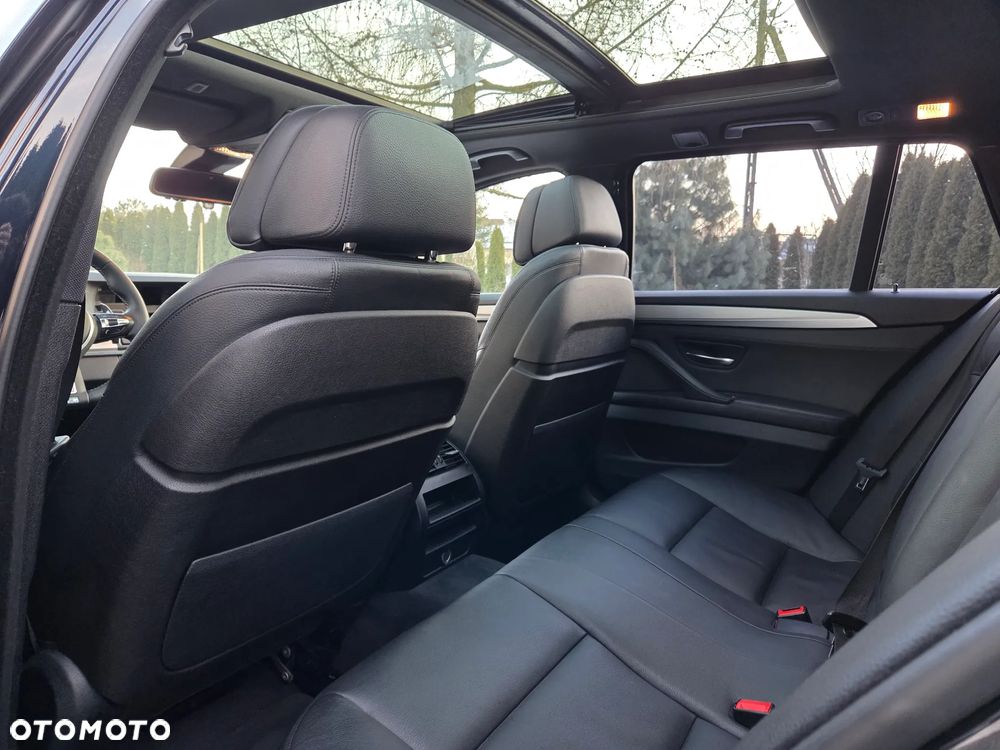 BMW Seria 5 530d xDrive Luxury Line - 28