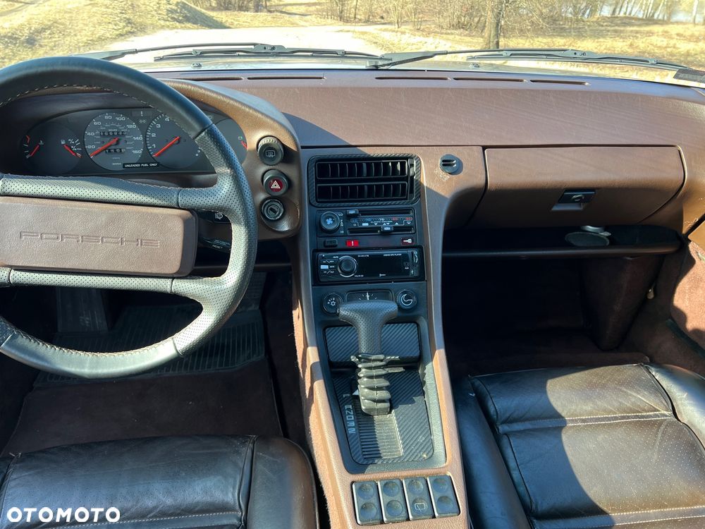 Porsche 928 - 7