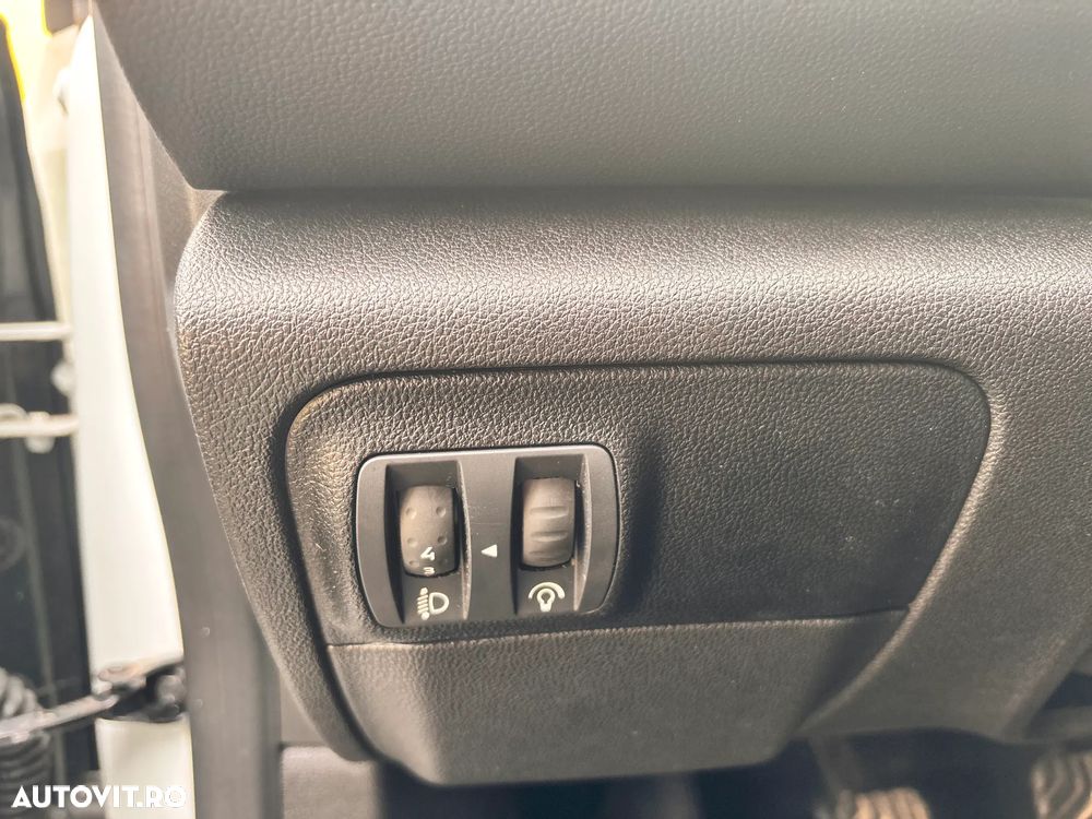 Renault Megane ENERGY TCe 100 LIFE - 15