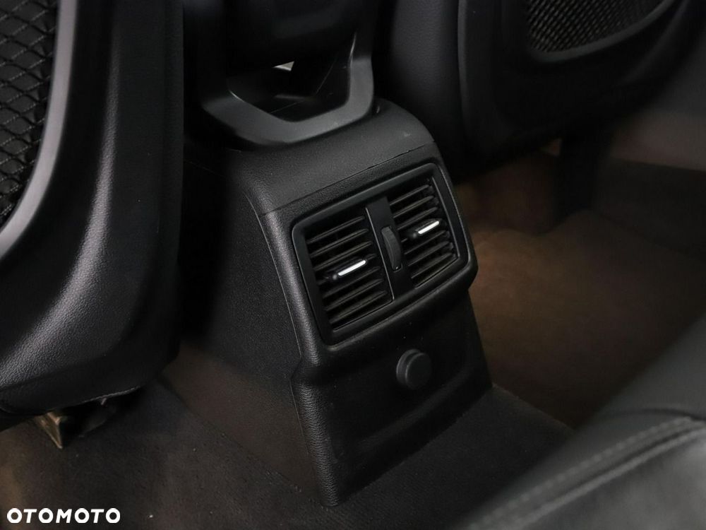 BMW X1 sDrive20i GPF xLine - 36