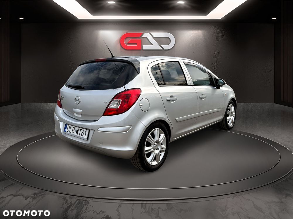 Opel Corsa 1.2 16V Sport - 11