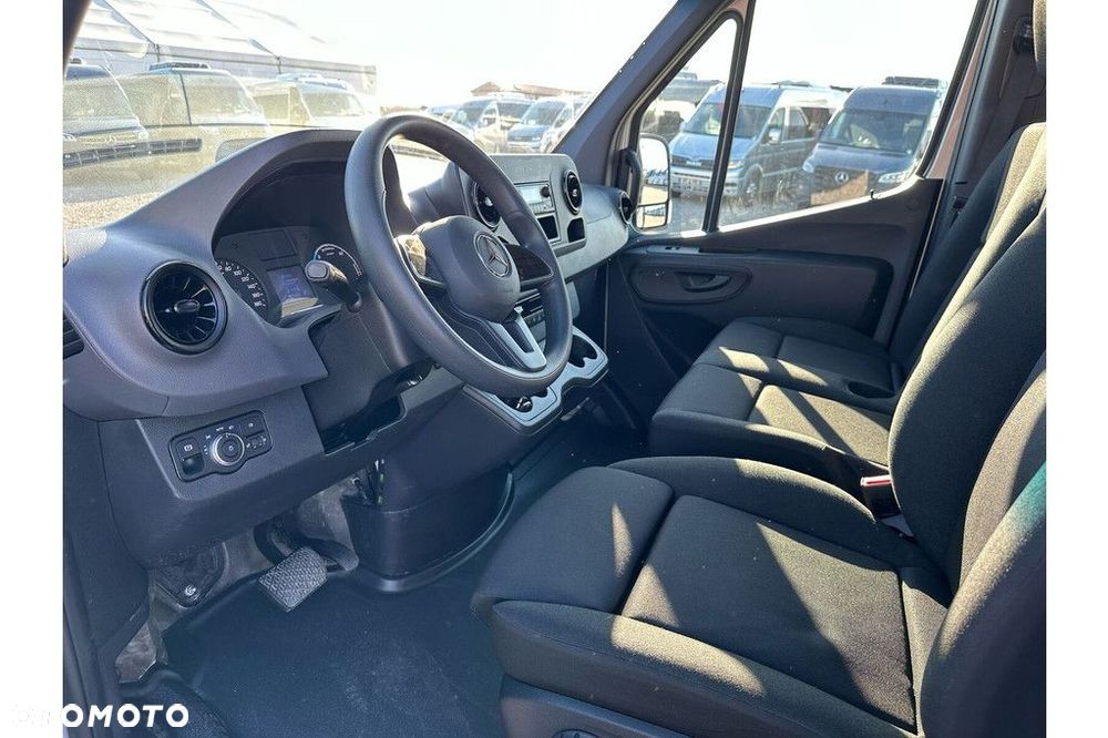 Mercedes-Benz eSprinter - 11