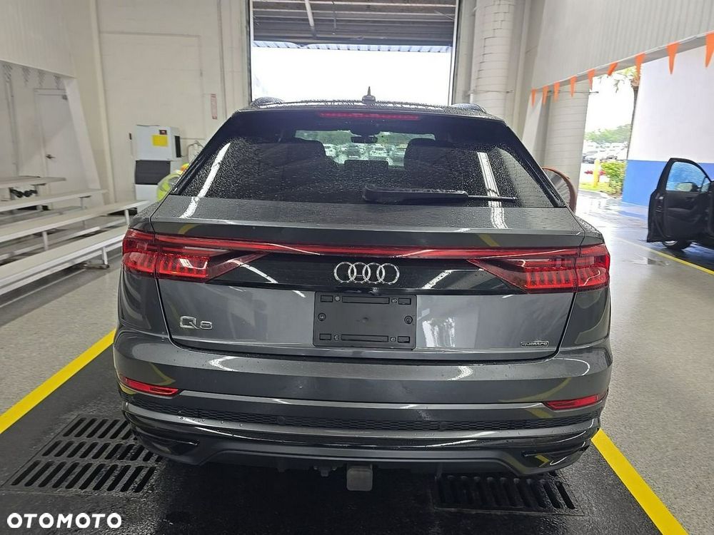 Audi Q8 - 10