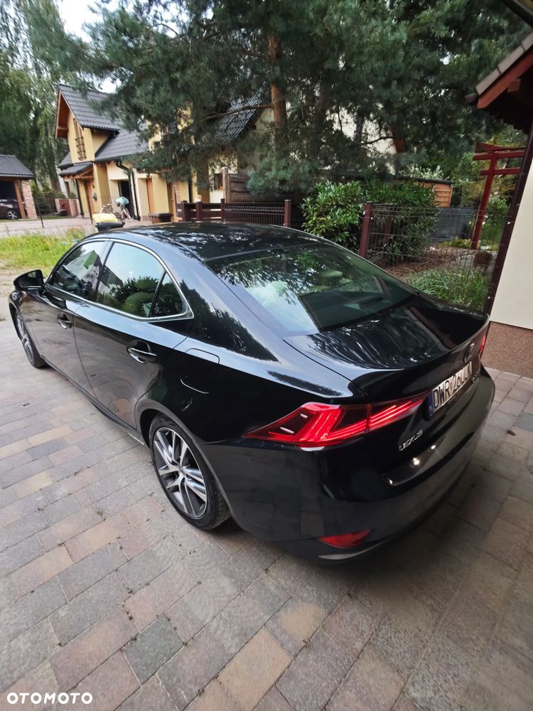 Lexus IS 300h Elegance EU6 - 3