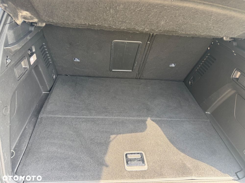 Peugeot 3008 1.6 PureTech Hybrid4 PHEV Allure Pack S&S EAT8 - 24