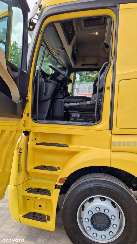 Mercedes-Benz ACTROS - 12