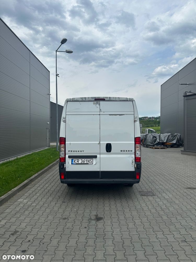 Peugeot BOXER L4H2 Peugeot Boxer L4H2 z rampą załadunkową 2,2 Hdi 2010 rok 16” koła+klima - 11