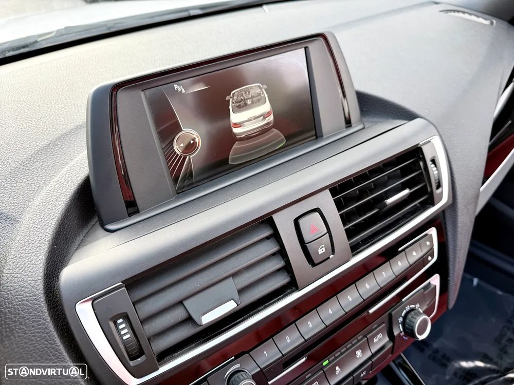 BMW 218 i Cabrio Line Sport Auto - 16