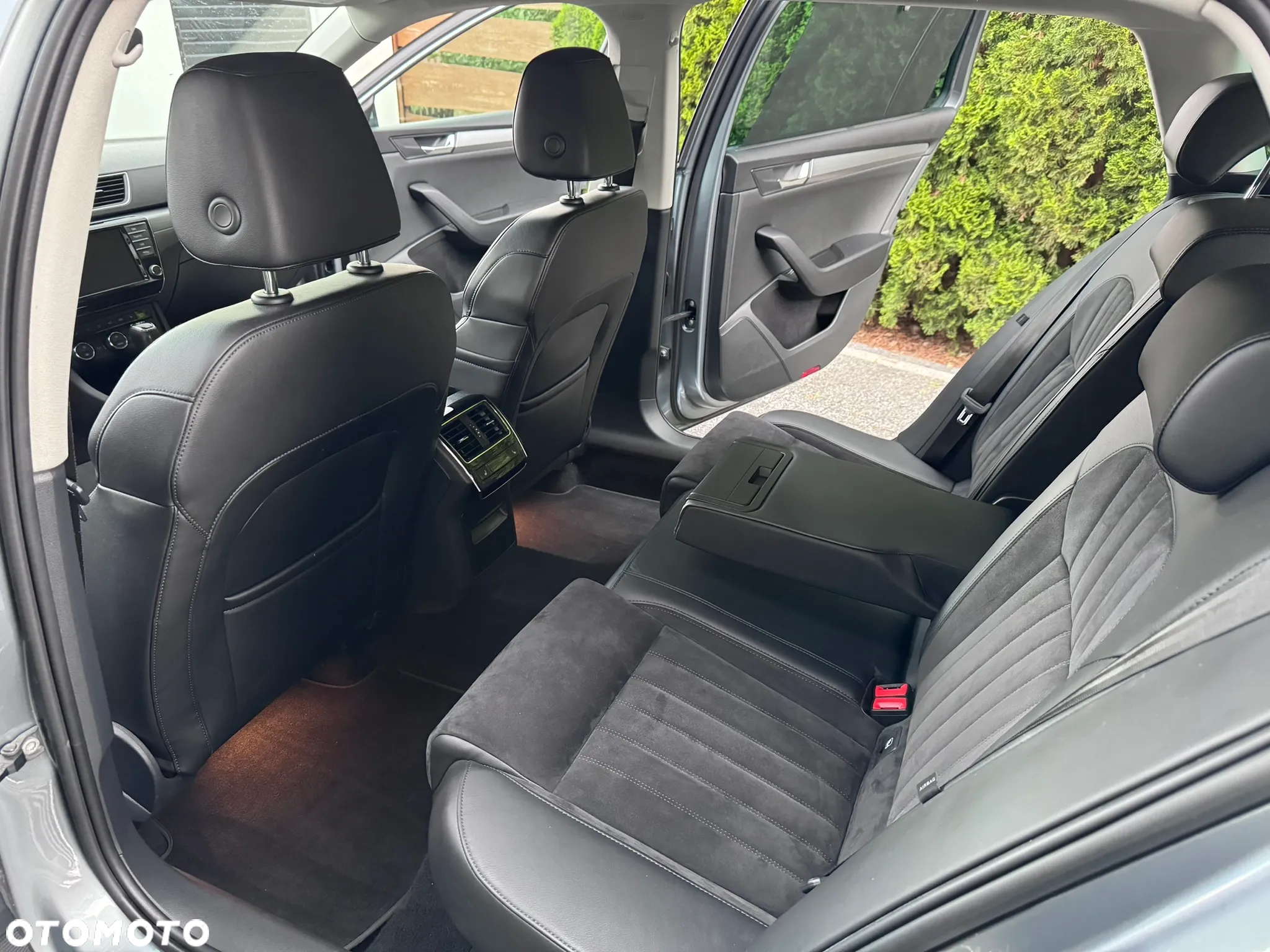 Skoda Superb 2.0 TDI Sportline DSG - 17