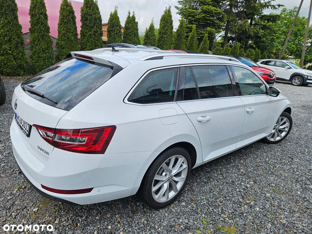 Skoda Superb 2.0 TDI DSG Premium Edition - 21