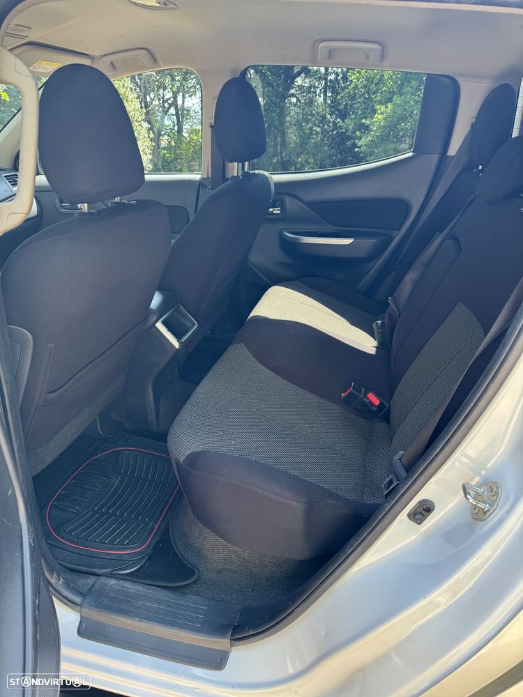 Mitsubishi L200 Pick Up 4x4 S&S Cabine Dupla Select - 13