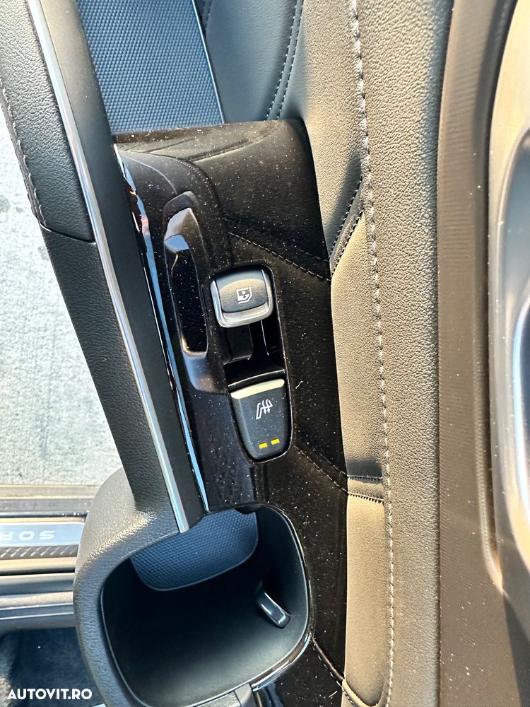 Kia Sorento 1.6 T-GDI HEV 6AT 4x2 7P Premium+ - 12