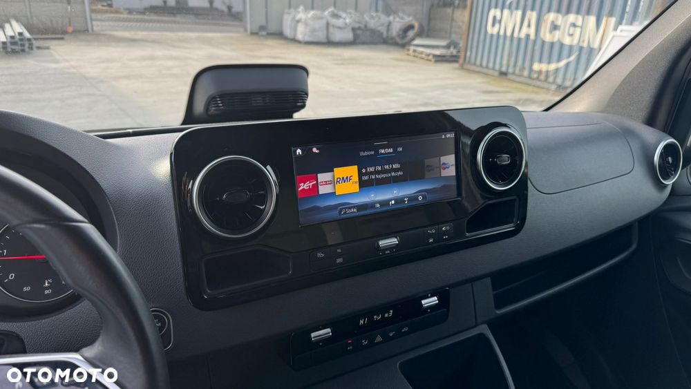 Mercedes-Benz Sprinter Standard PRO 907.233 - 8