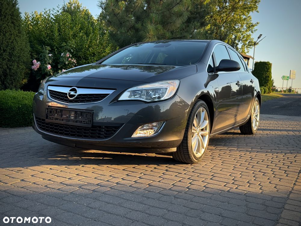 Opel Astra 1.4 T Cosmo - 1