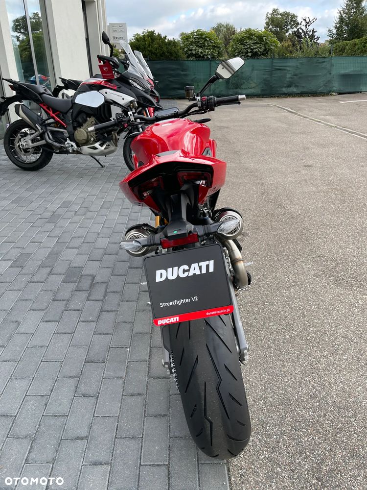 Ducati Streetfighter V2 - 11