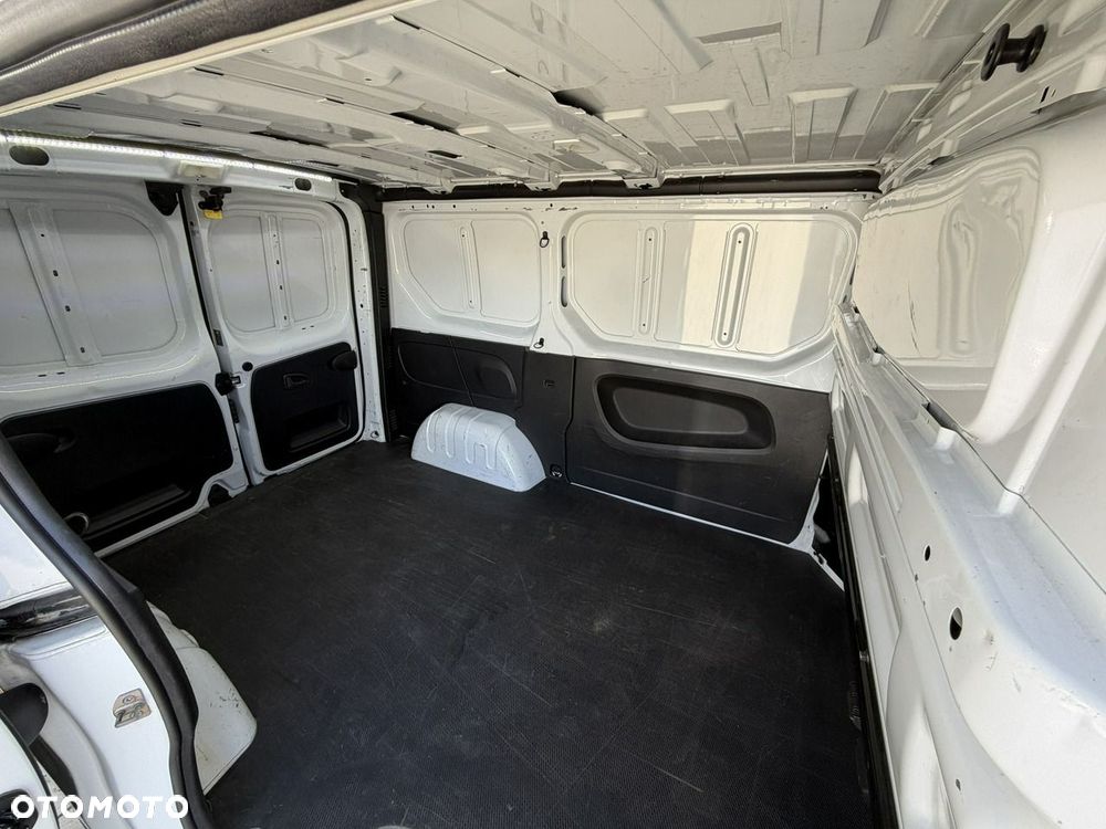 Opel Vivaro - 18