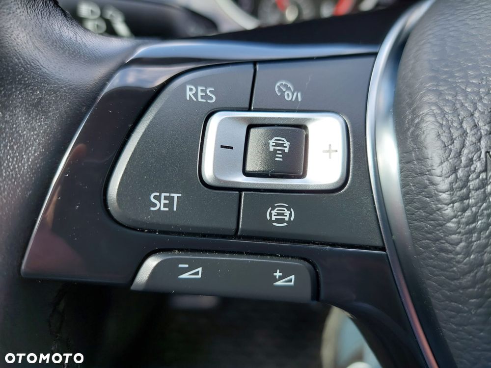 Volkswagen Golf 1.5 TSI ACT OPF IQ.DRIVE - 18