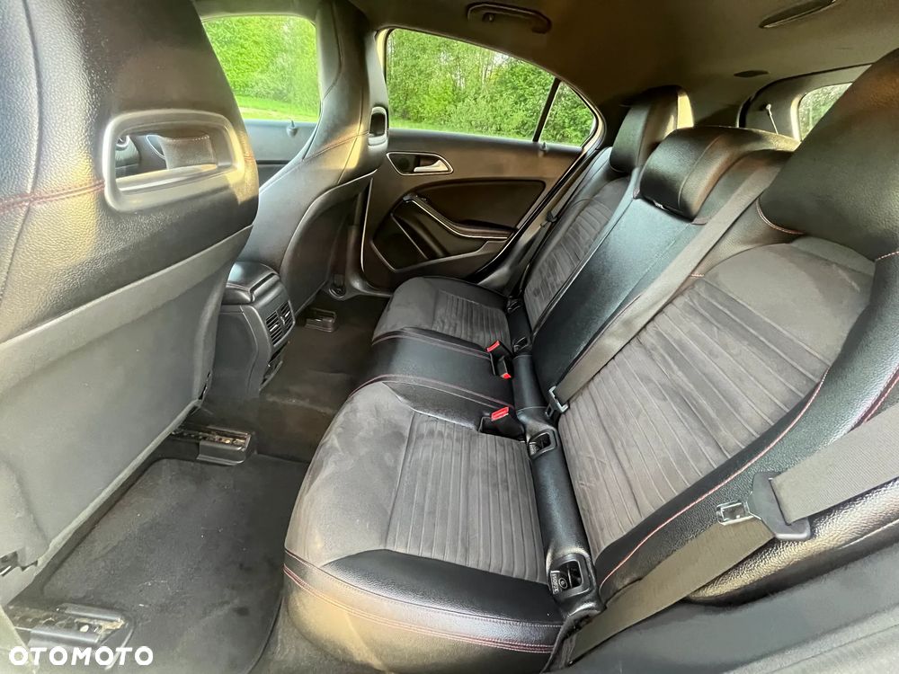 Mercedes-Benz Klasa A 160 CDI 7G-DCT AMG Line - 26