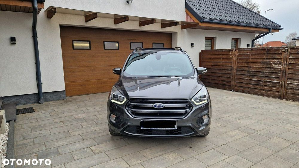Ford Kuga 1.5 EcoBoost 2x4 ST-Line - 4