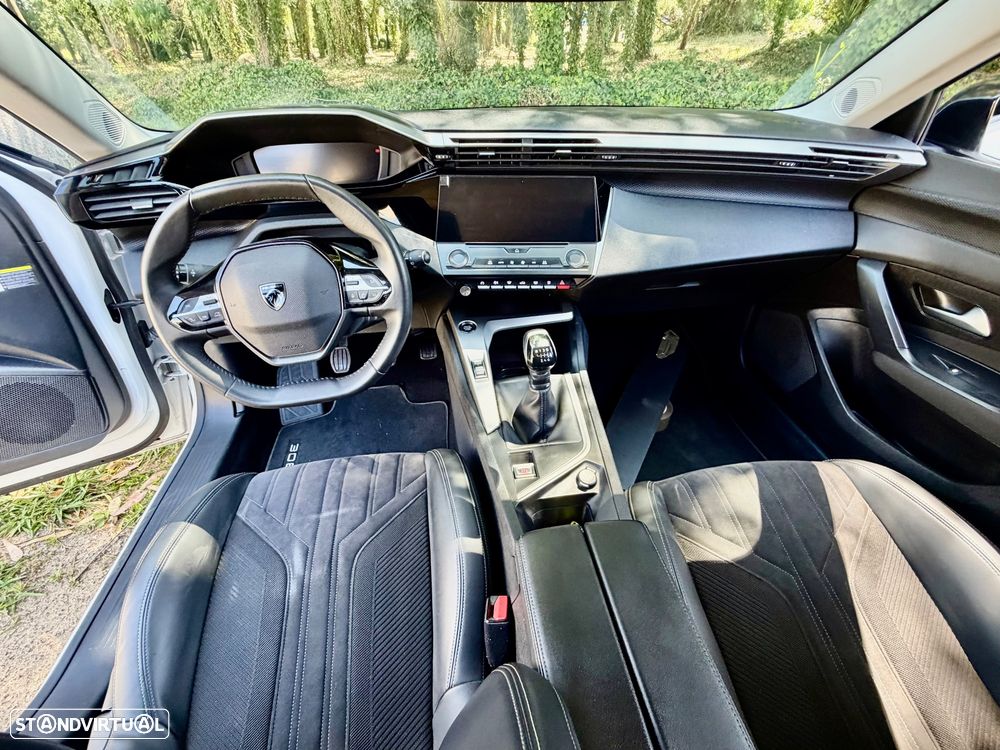 Peugeot 308 1.2 PureTech Allure Pack - 45