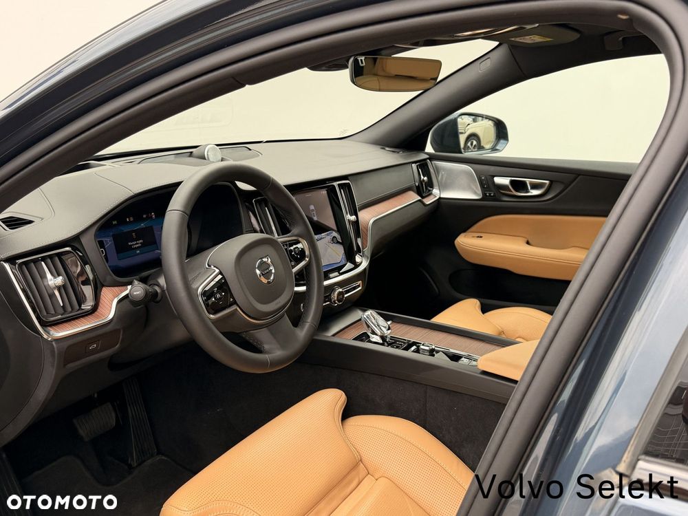 Volvo V60 Cross Country - 8