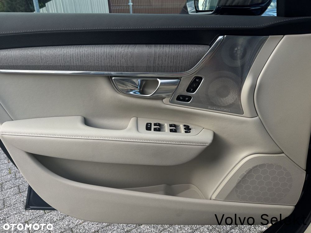 Volvo V90 T8 AWD Plug-In Hybrid Ultra Bright - 17